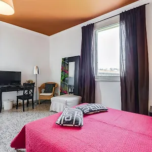 San Pietro 3 E Bagno In Camera Apartment