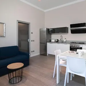 https://italianway-naviglio-pavese-6.italymilanhotels.net