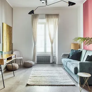 Clausim Domus: New Brightful Flat Next To The Vatican Apartment