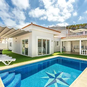 https://villa-costa-adeje.in-canary-islands.com