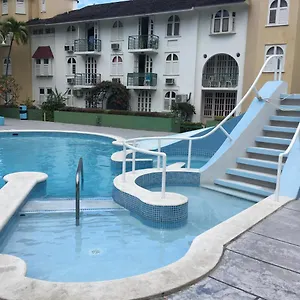 https://castle-by-the-shore.greaterantilleshotels.net